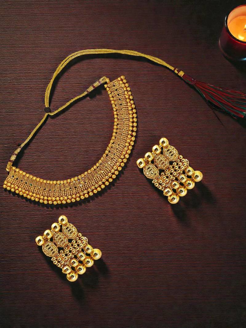 Gold plated traditional choker set