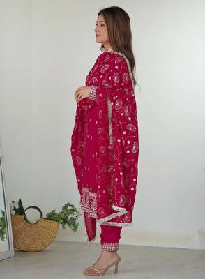 Women's georgette sequins embroidered kurta pant with dupatta set 3