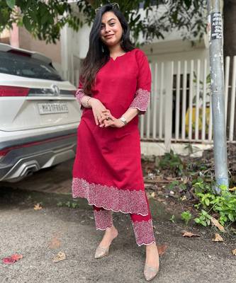 Women's silk blend thread embroidered kurta pant set 1