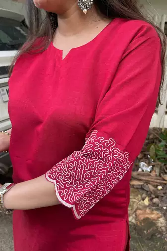 Women's silk blend thread embroidered kurta pant set