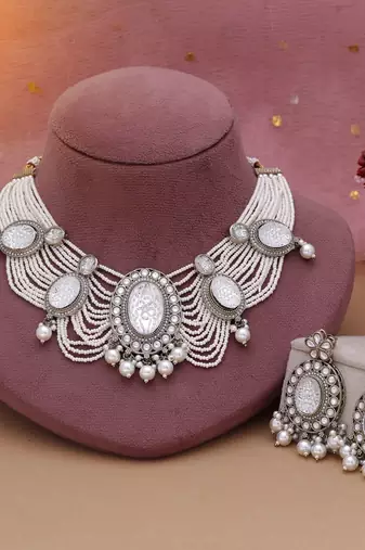 White color kundan necklace set