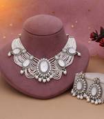 White color kundan necklace set