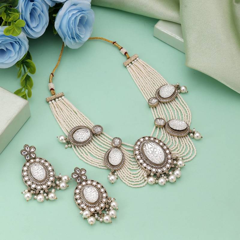 White color kundan necklace set