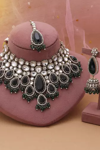 Green color kundan necklace set