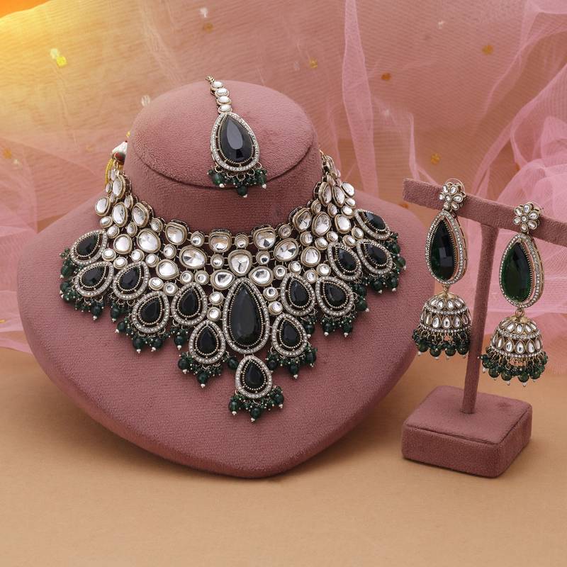 Green color kundan necklace set