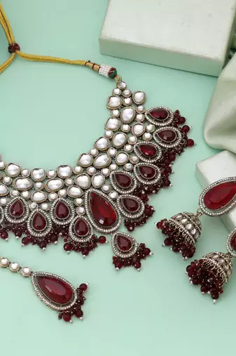 Maroon color kundan necklace set