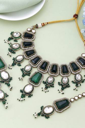 Green color kundan necklace set