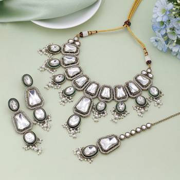 White color kundan necklace set 1