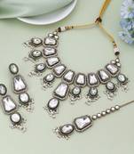 White color kundan necklace set