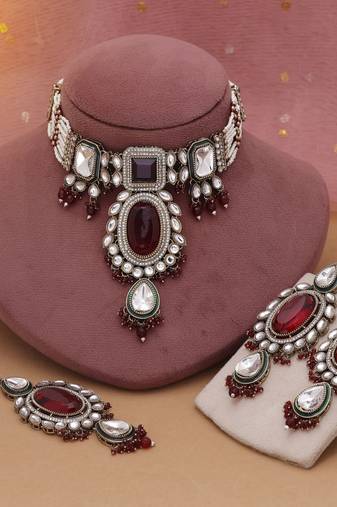Maroon color choker kundan necklace set