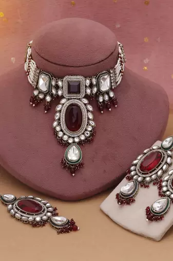 Maroon color choker kundan necklace set