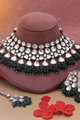 Green color kundan necklace set