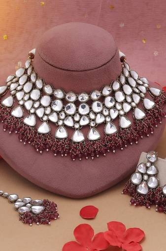 Maroon color kundan necklace set