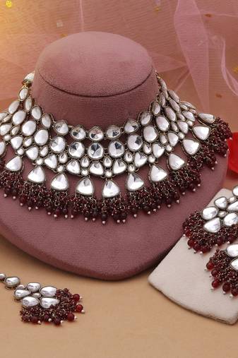 Magenta color kundan necklace set