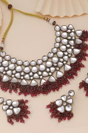 Magenta color kundan necklace set