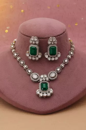 Green color kundan necklace set