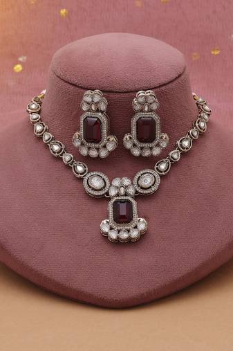 Maroon color kundan necklace set