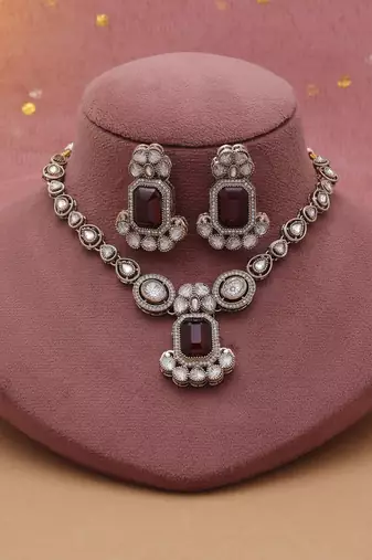 Maroon color kundan necklace set