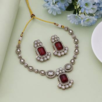 Maroon color kundan necklace set 2
