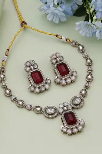 Maroon color kundan necklace set