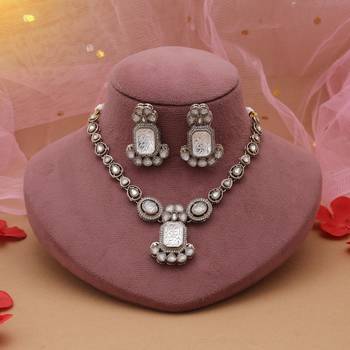 White color kundan necklace set 1
