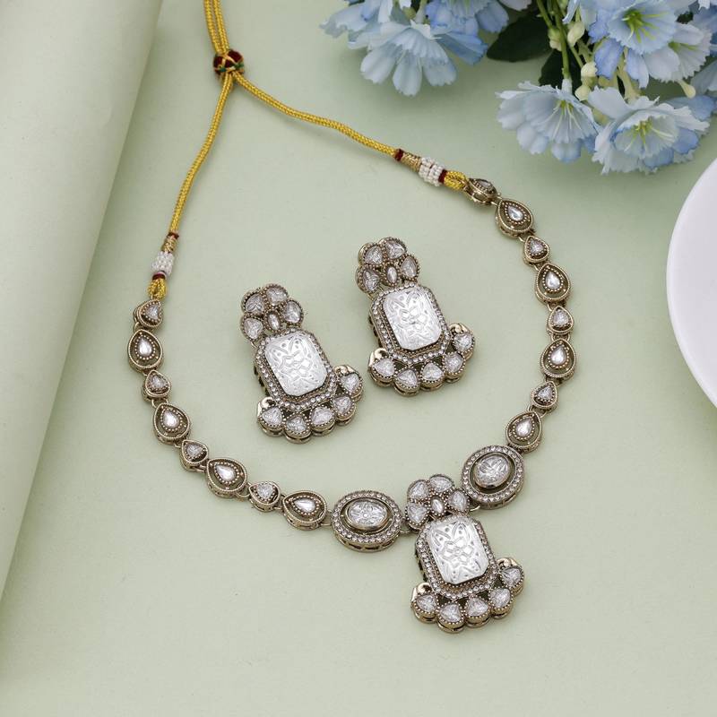 White color kundan necklace set