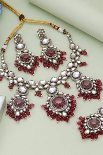 Magenta color kundan necklace set