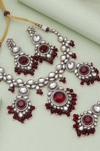 Maroon color kundan necklace set