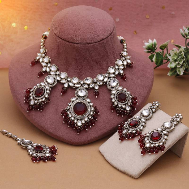 Maroon color kundan necklace set