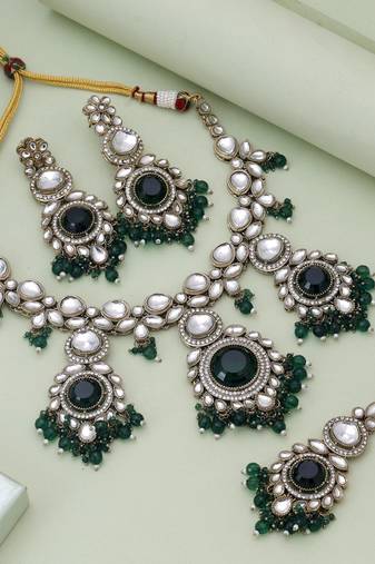 Green color kundan necklace set