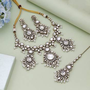 White color kundan necklace set 1