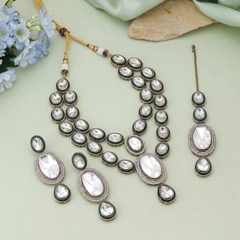 White color kundan necklace set 1