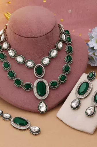 Green color kundan necklace set