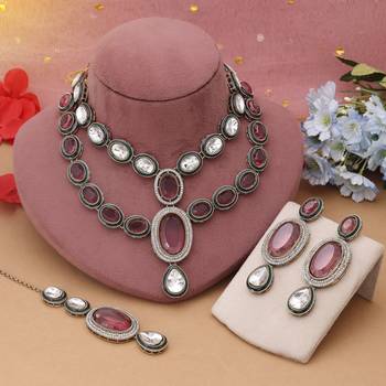 Magenta color kundan necklace set 2