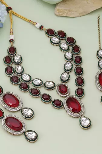 Maroon color kundan necklace set