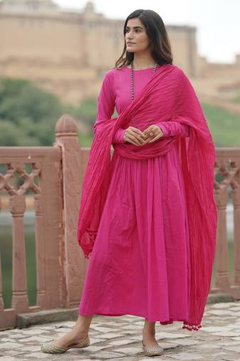 Gulabi solid pink anarkali kurta with dupatta