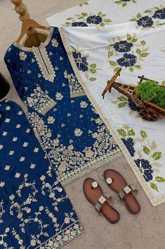 Blue silk blend embroidered ethnic set