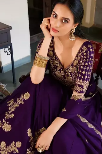 Wine Embroidered Treditional Lahenga Choli With Blouse