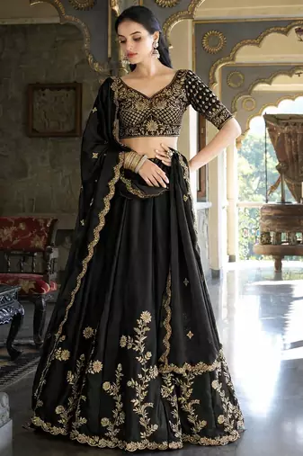 Black Embroidered Treditional Lahenga Choli With Blouse