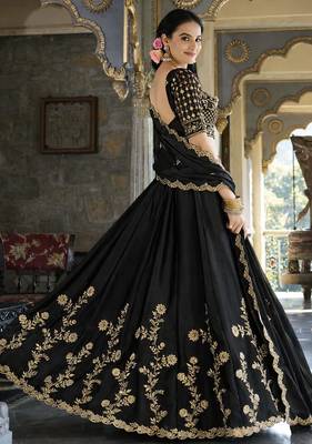 Black Embroidered Treditional Lahenga Choli With Blouse 2