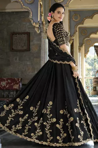 Black Embroidered Treditional Lahenga Choli With Blouse