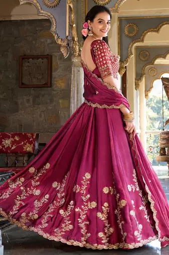Purple Embroidered Treditional Lahenga Choli With Blouse