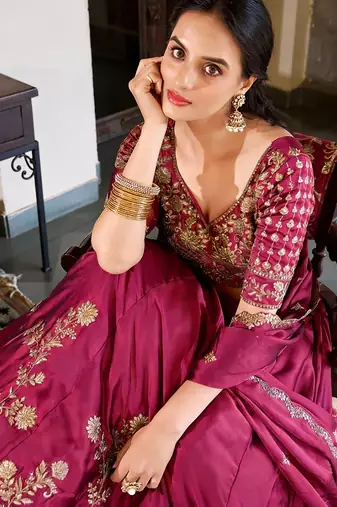 Purple Embroidered Treditional Lahenga Choli With Blouse