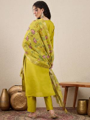 Green women kurta pant dupatta set 2