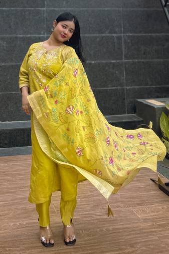 Green women kurta pant dupatta set