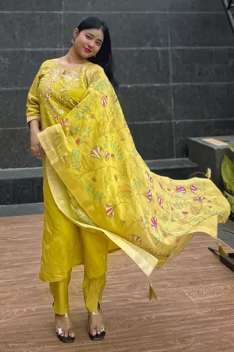 Green women kurta pant dupatta set