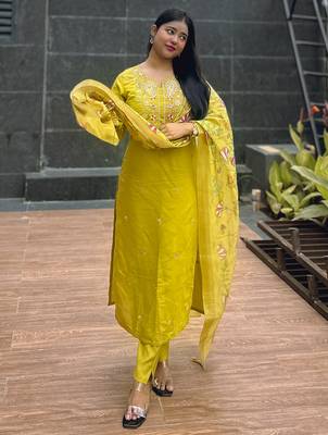 Green women kurta pant dupatta set 3