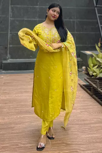Green women kurta pant dupatta set