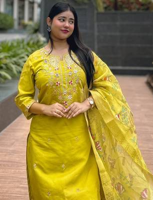 Green women kurta pant dupatta set 4