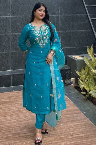 Green women kurta pant dupatta set